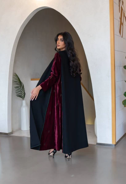 Black crepe abaya with burgundy velvet IB257 Black/red